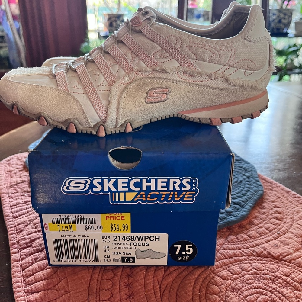Skechers Women's Light Pink and White Sneakers